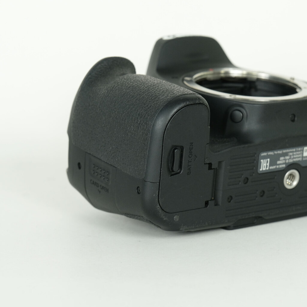 Canon EOS 90D