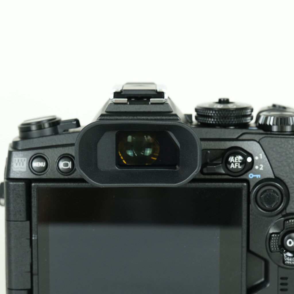 OLYMPUS OM-D E-M1 Mark III