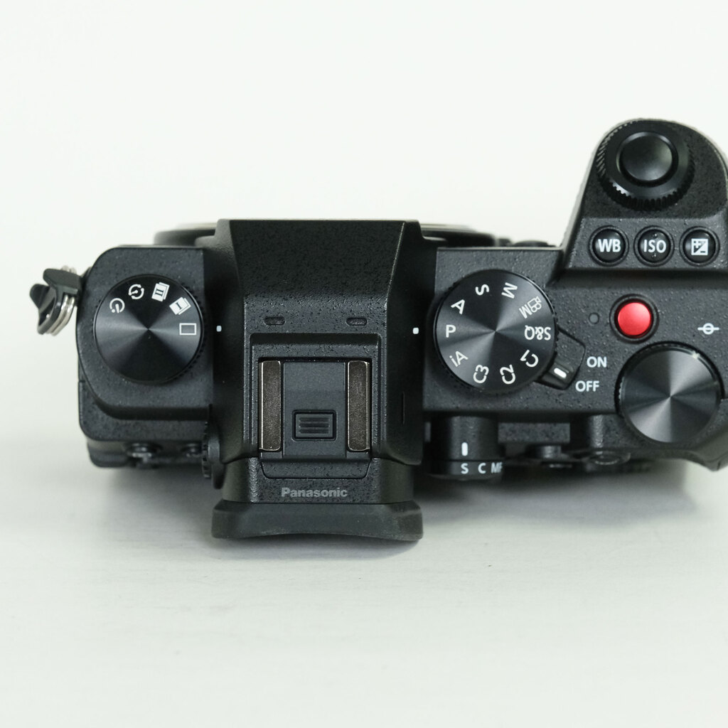 Panasonic LUMIX DC-S5 Panasonic LUMIX DC-S5