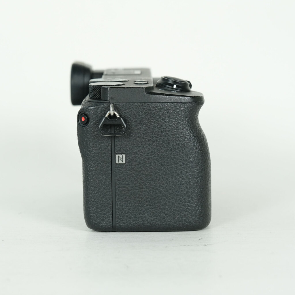 SONY α6600（ILCE-6600）の出品 | ONE SCENE（ワンシーン）