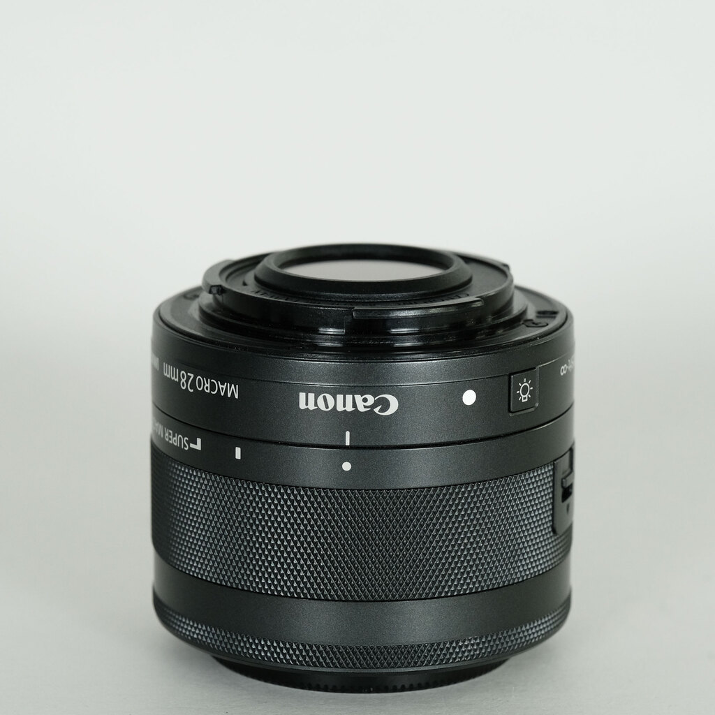 Canon EF-M28mm F3.5 マクロ IS STM