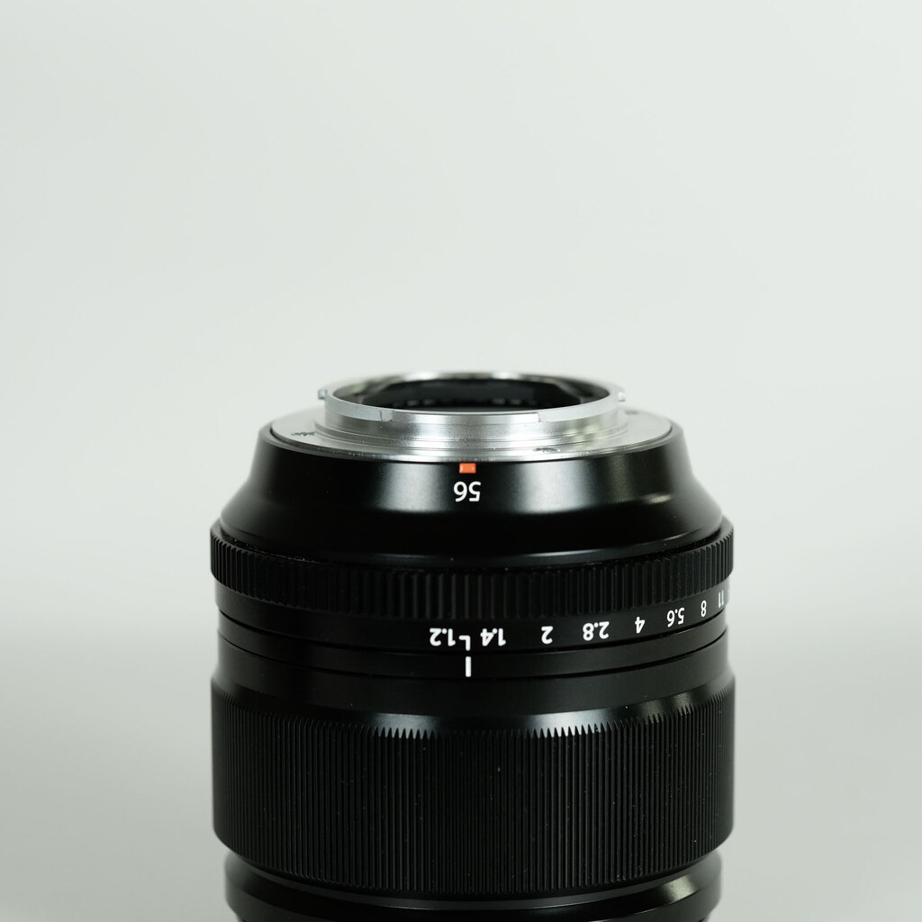 FUJIFILM XF56mmF1.2 R