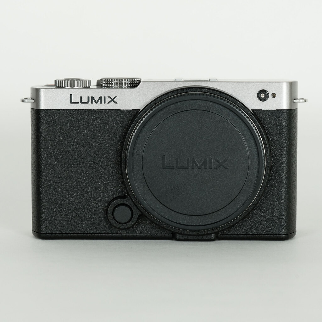 Panasonic LUMIX DC-S9