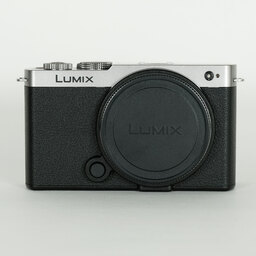 Panasonic LUMIX DC-S9