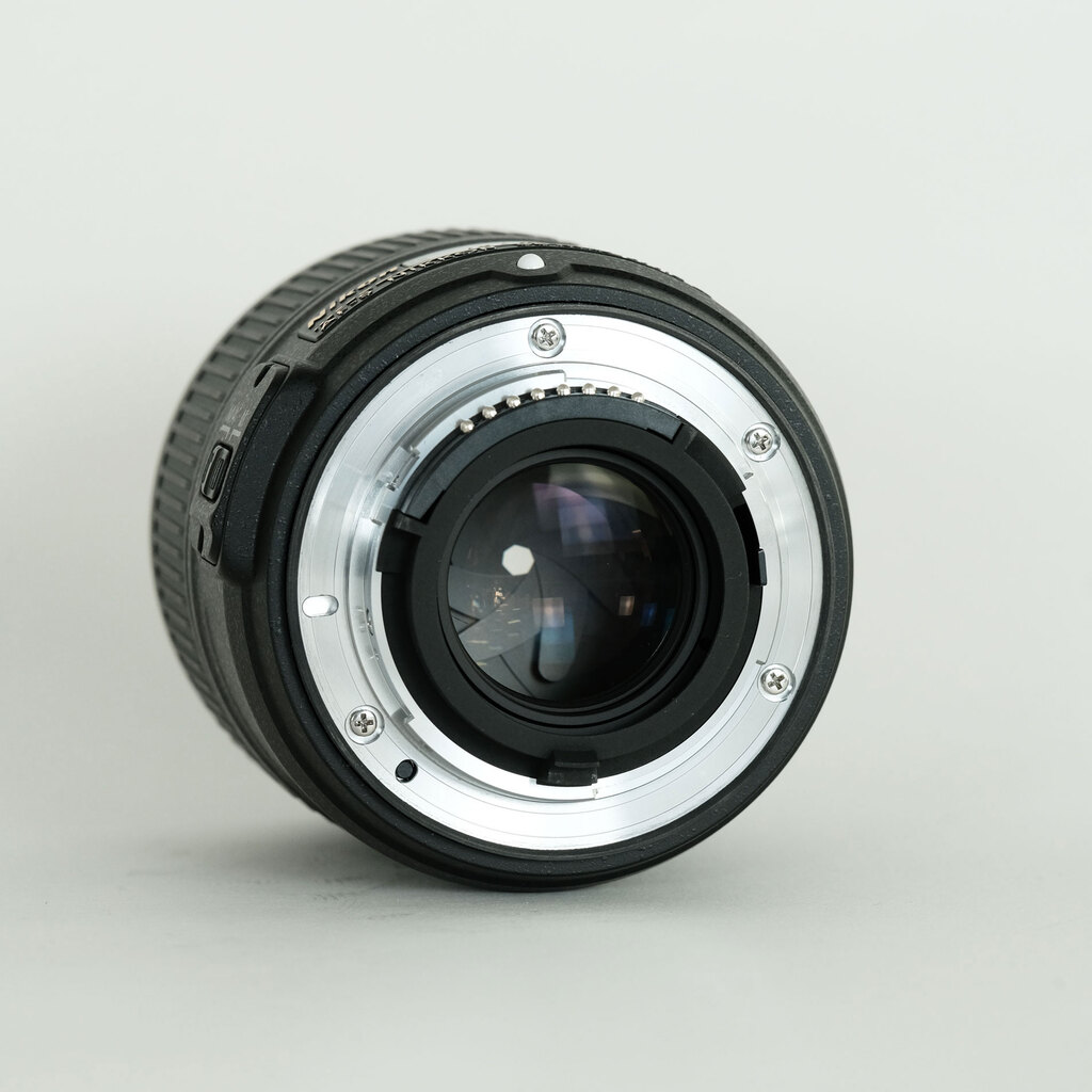 Nikon AF-S NIKKOR 35mm f/1.8G ED Nikon AF-S NIKKOR 35mm f/1.8G ED