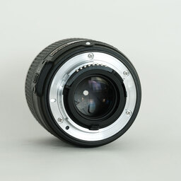 Nikon AF-S NIKKOR 35mm f/1.8G ED Nikon AF-S NIKKOR 35mm f/1.8G ED