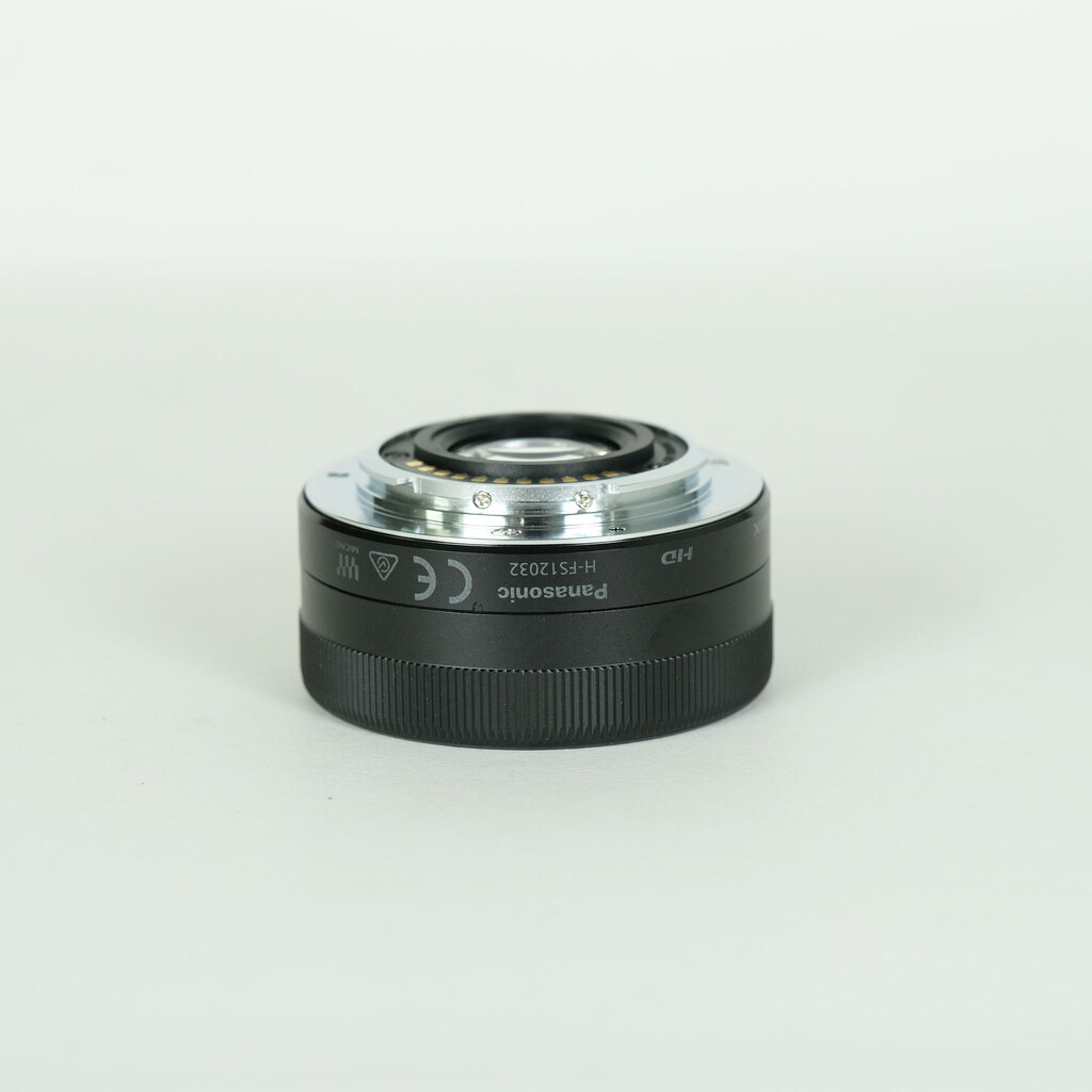 Panasonic LUMIX G VARIO 12-32mm / F3.5-5.6 ASPH. / MEGA O.I.S.