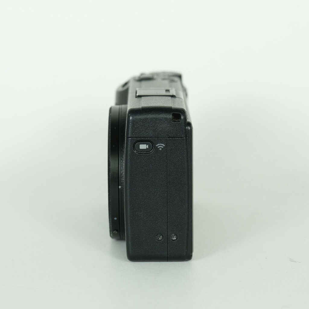 RICOH GR III