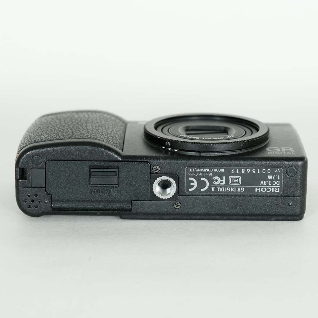 RICOH GR DIGITAL II