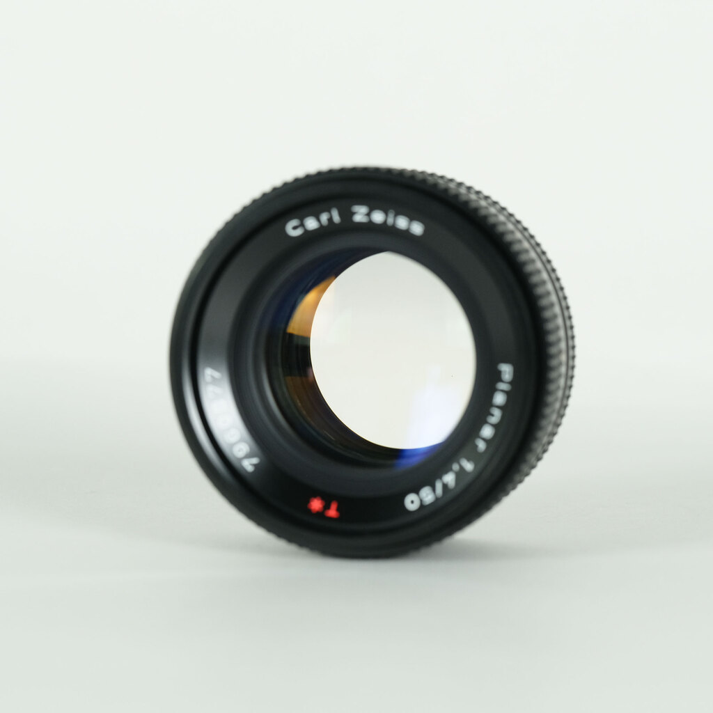 Carl Zeiss Planar T* 50mm F1.4の出品 | ONE SCENE（ワンシーン）