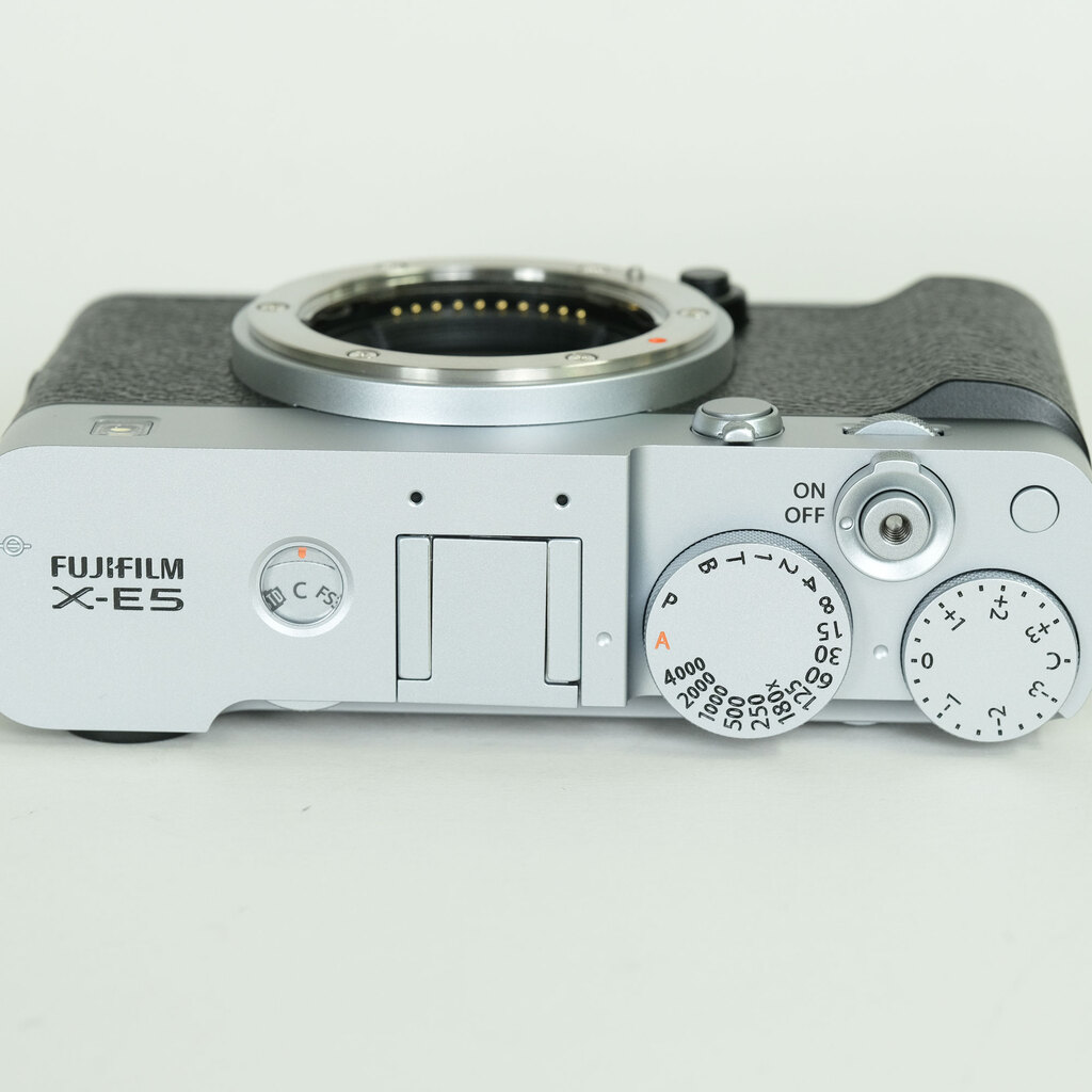FUJIFILM X-E5