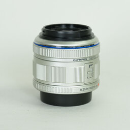 OLYMPUS M.ZUIKO DIGITAL 14-42mm F3.5-5.6 II シルバー