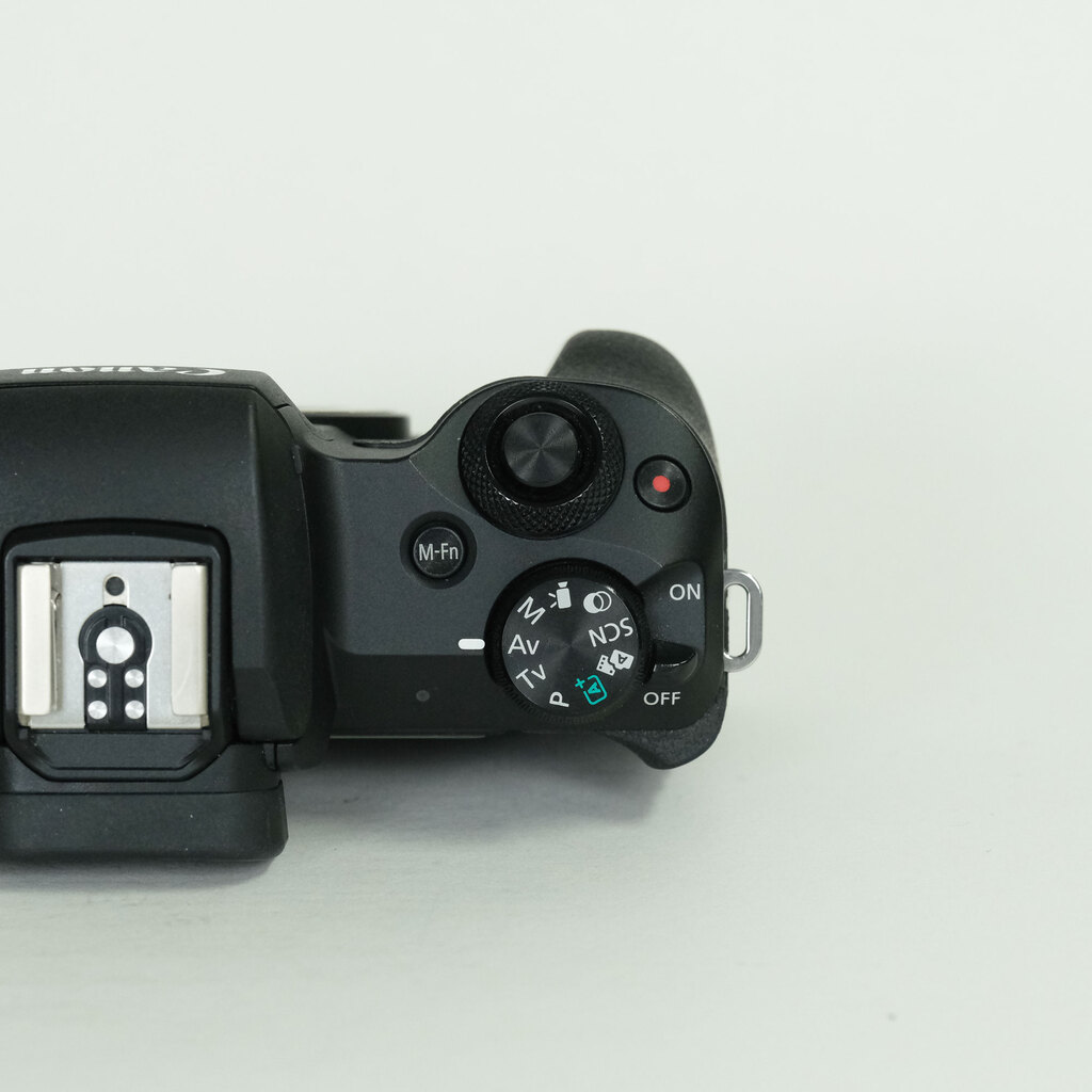 Canon EOS Kiss M2 Canon EOS Kiss M2