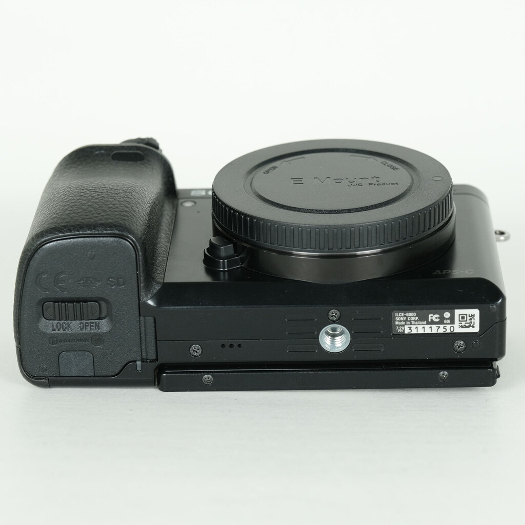 SONY α6000（ILCE-6000）の出品 | ONE SCENE（ワンシーン）