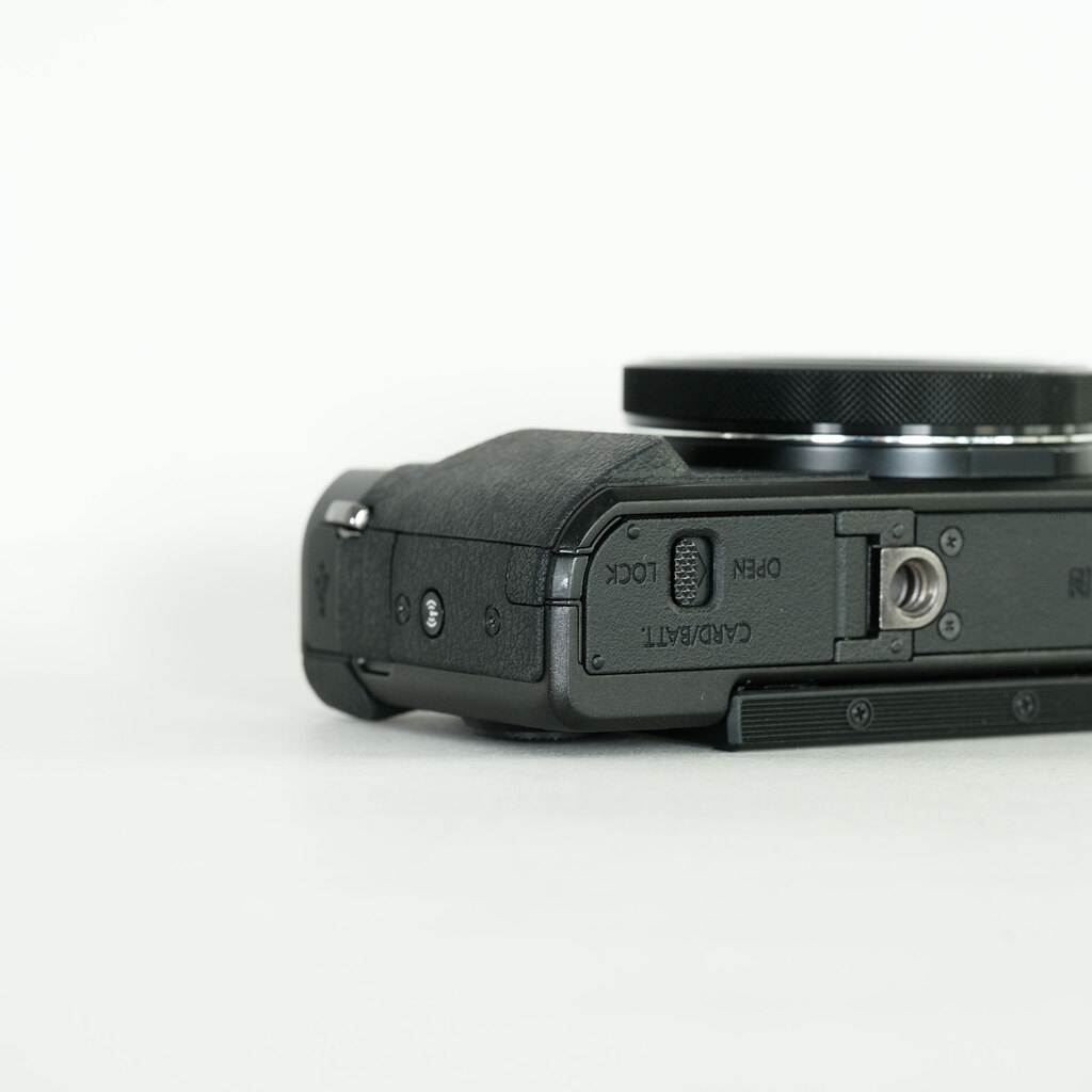 Canon PowerShot G7X Mark II