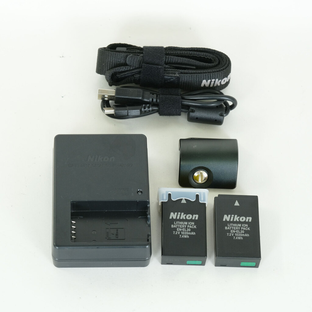 Nikon Nikon1 AW1 ボディ シルバー