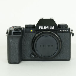 FUJIFILM X-S10