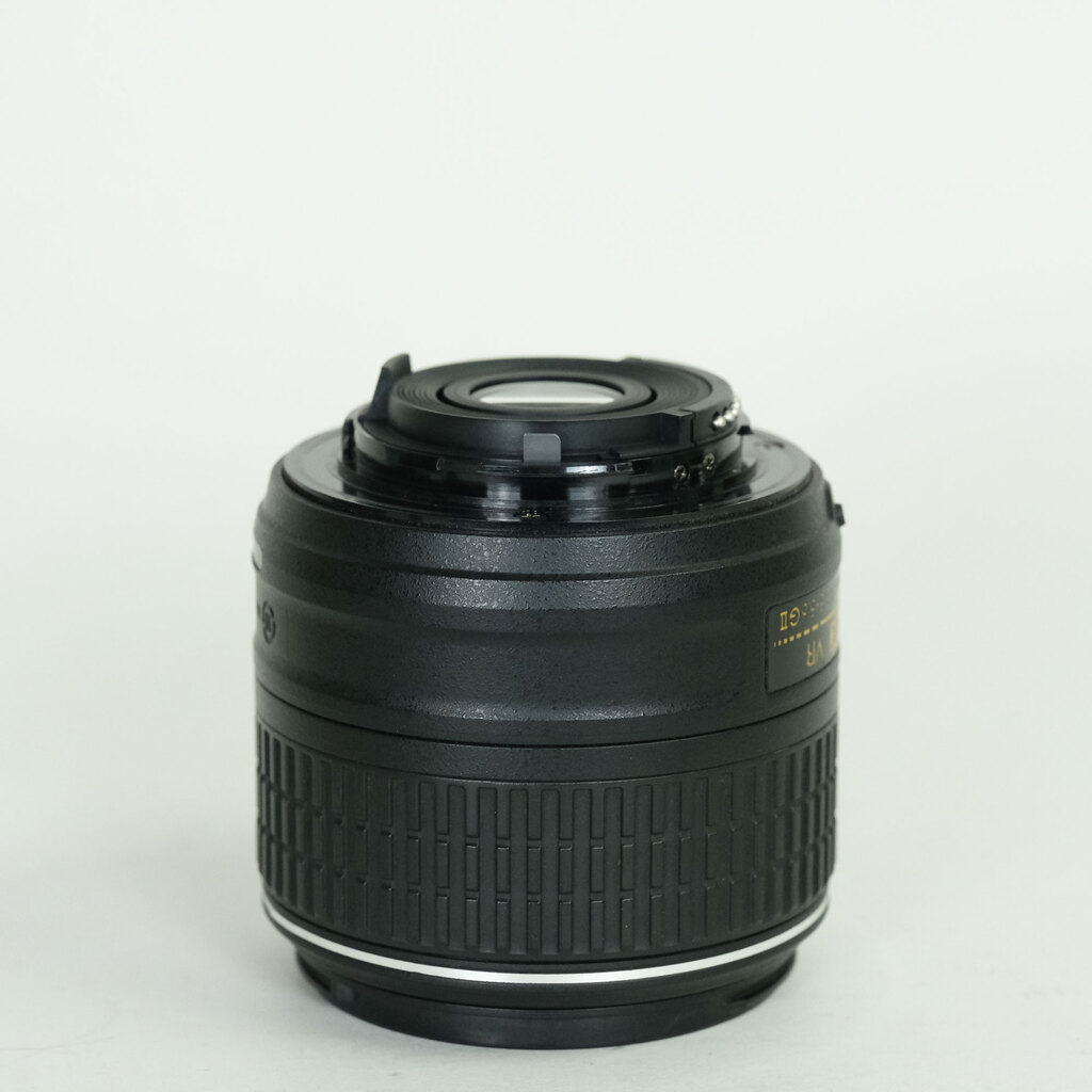 Nikon AF-S DX NIKKOR 18-55mm f3.5-5.6G VR II