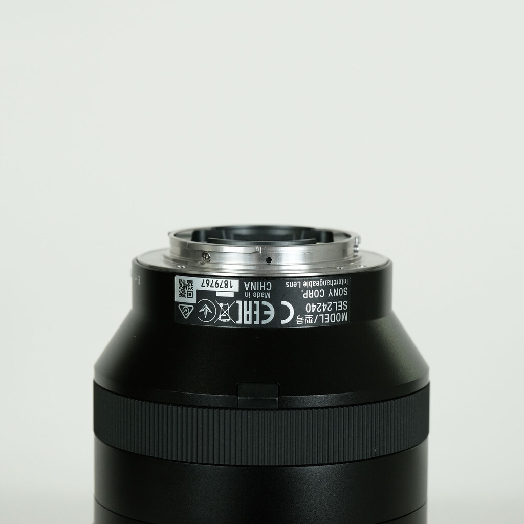 SONY FE 24-240mm F3.5-6.3 OSS SEL24240