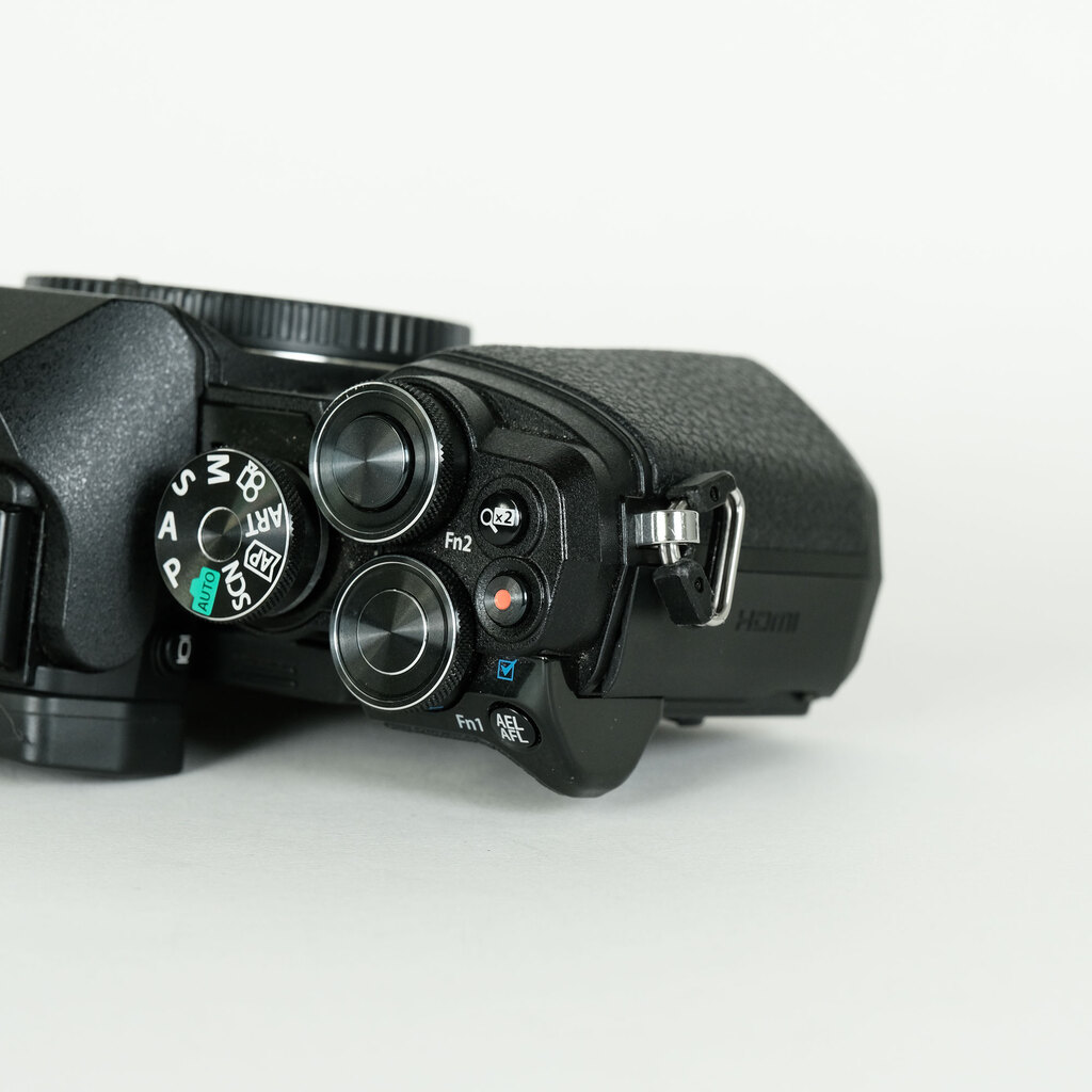 OLYMPUS OM-D E-M10 Mark III