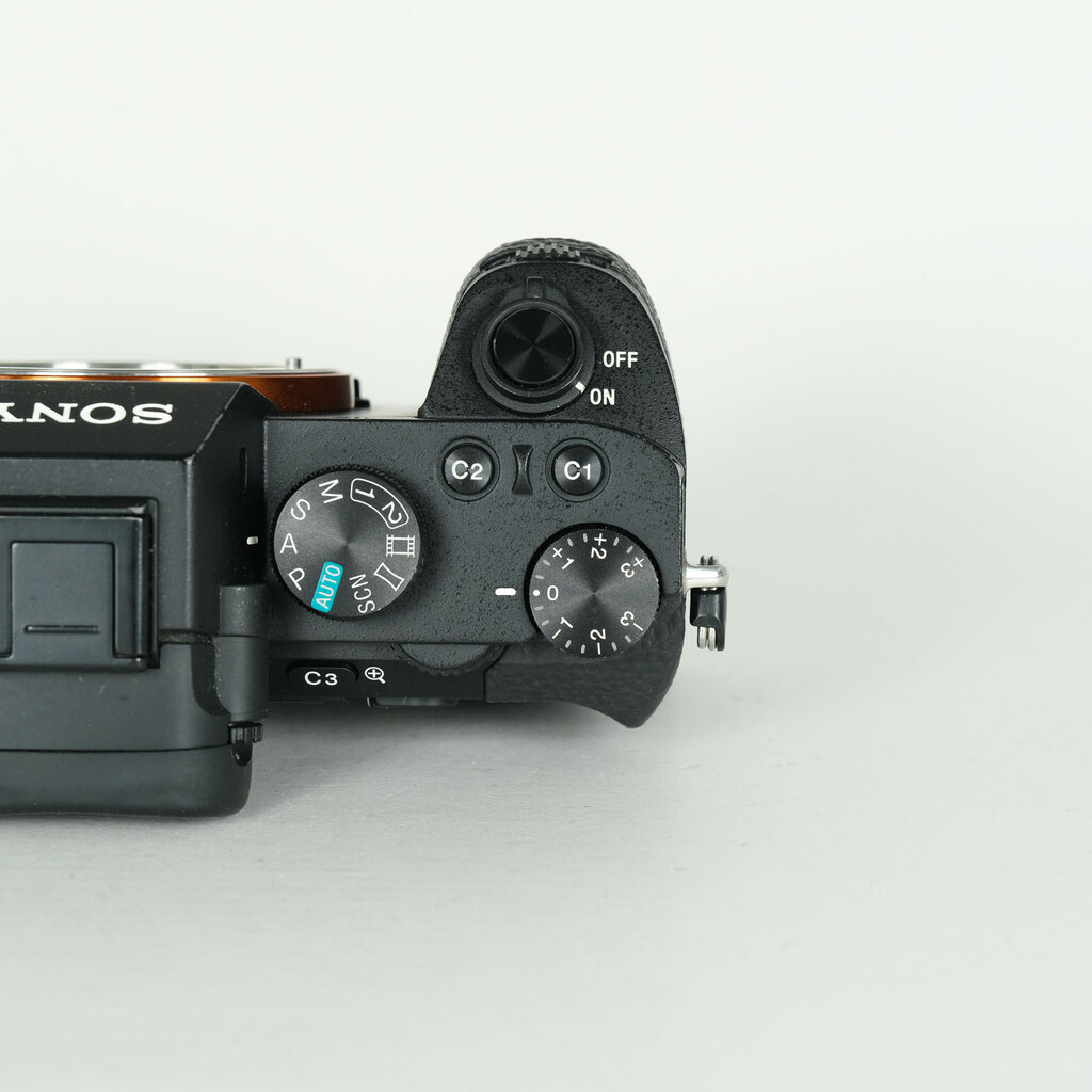 SONY α7 II（ILCE-7M2）の出品 | ONE SCENE（ワンシーン）