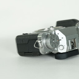 FUJIFILM X-T4