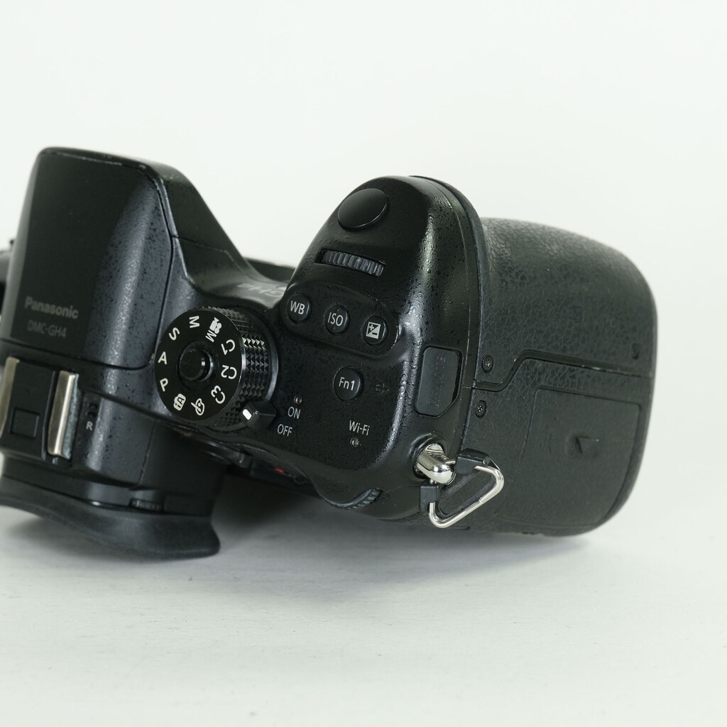 Panasonic LUMIX DMC-GH4