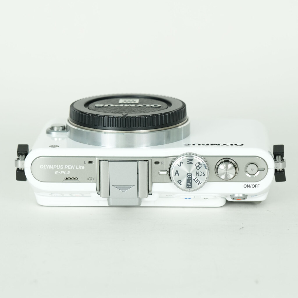 き*よ様 【注意必読】OLYMPUS PEN Lite E-PL3ホワイト OLYMPUS PEN Lite E-PL3 ボディ ホワイトの出品 | ONE SCENE（ワンシーン）