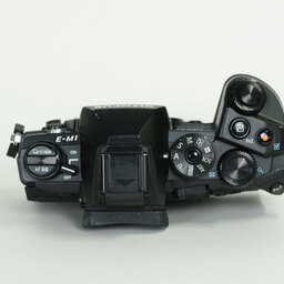 OLYMPUS OM-D E-M1