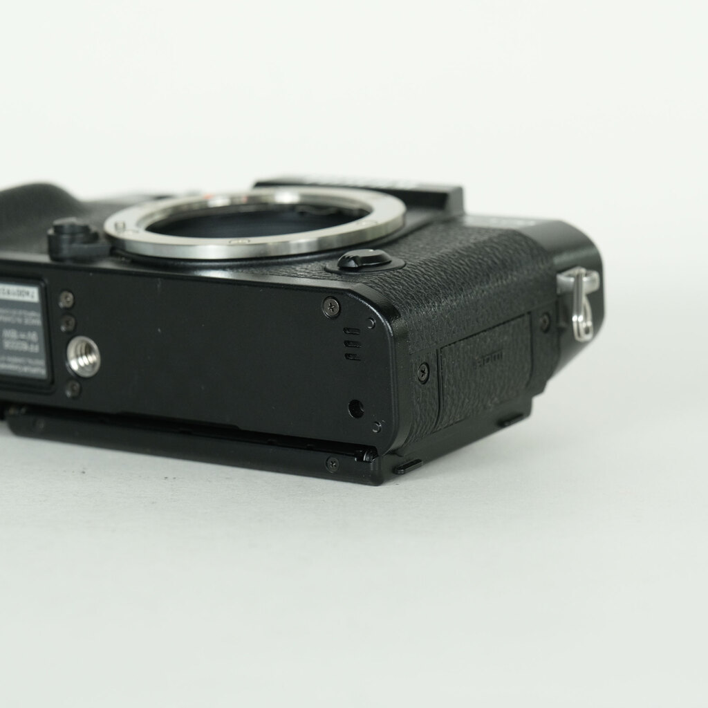 【ジャンク】FUJIFILM X-T20 ボディ ＋ 純正バッテリー2個 FUJIFILM X-T20の出品 | ONE SCENE（ワンシーン）