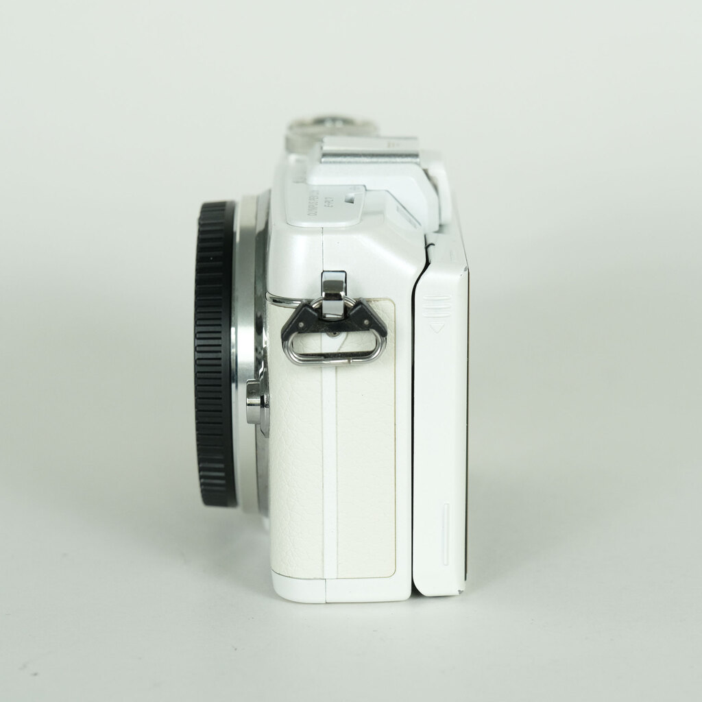 OLYMPUS PEN Lite E-PL7 ボディ ホワイト OLYMPUS PEN Lite E-PL7 ボディ ホワイト