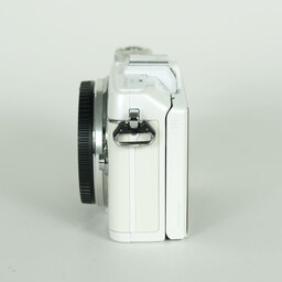 OLYMPUS PEN Lite E-PL7 ボディ ホワイト OLYMPUS PEN Lite E-PL7 ボディ ホワイト