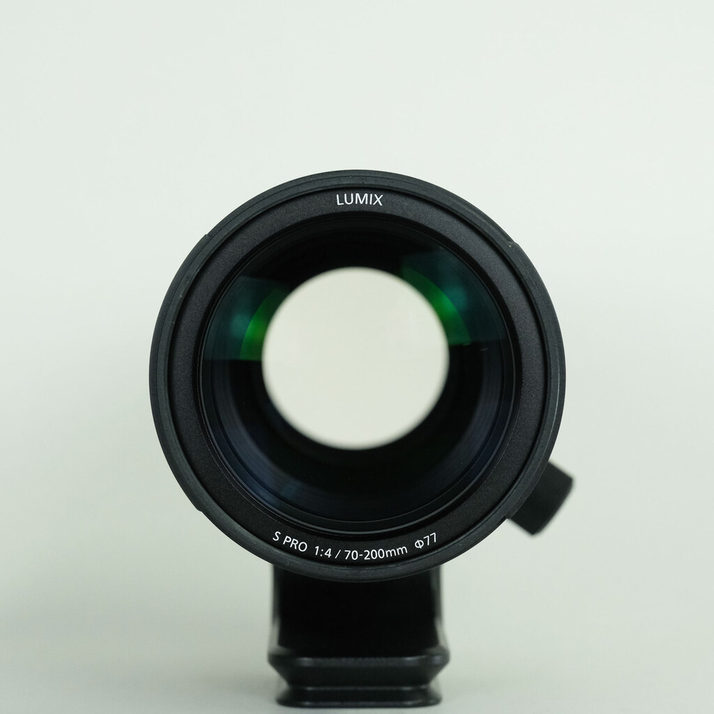 Panasonic LUMIX S PRO 70-200mm F4 O.I.S. Panasonic LUMIX S PRO 70-200mm F4 O.I.S.