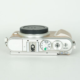 OLYMPUS PEN E-PL9