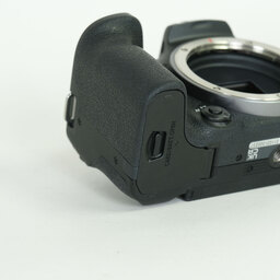 Canon EOS R10