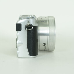 Nikon Nikon1 J5 標準パワーズームレンズキット シルバー Nikon Nikon1 J5 標準パワーズームレンズキット シルバー