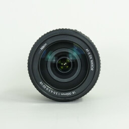 Nikon AF-S DX NIKKOR 18-300mm f/3.5-6.3G ED VR Nikon AF-S DX NIKKOR 18-300mm f/3.5-6.3G ED VR