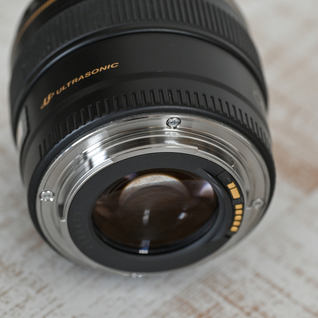 Canon EF85mm F1.8 USM Canon EF85mm F1.8 USM