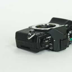 OLYMPUS OM-D E-M5 Mark III