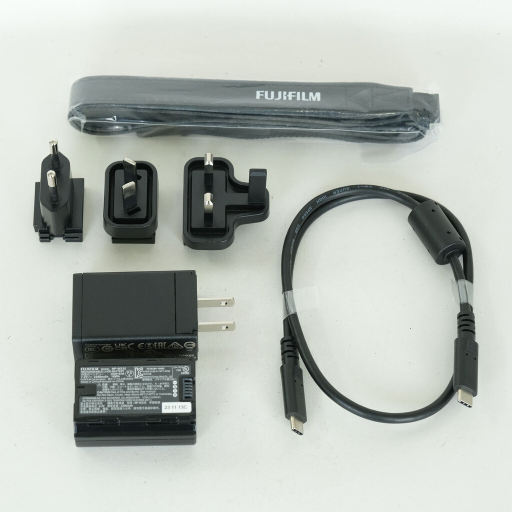 FUJIFILM X-S20