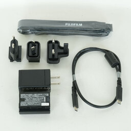 FUJIFILM X-S20