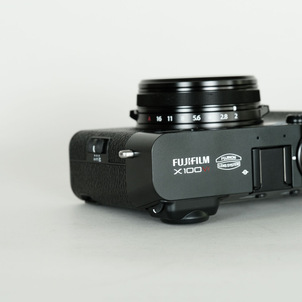 FUJIFILM X100VIの出品 | ONE SCENE（ワンシーン）