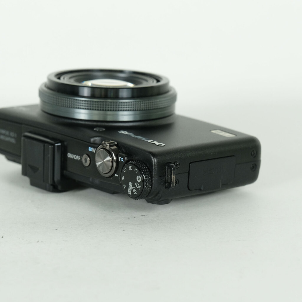 OLYMPUS XZ-1 ブラックの出品 | ONE SCENE（ワンシーン）