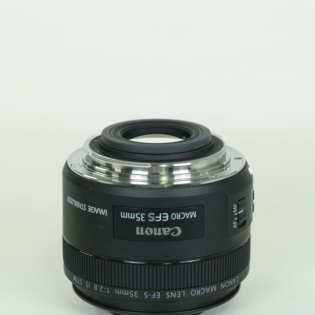 Canon EF-S35mm F2.8 マクロ IS STM