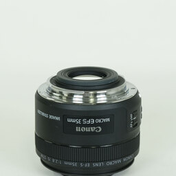 Canon EF-S35mm F2.8 マクロ IS STM