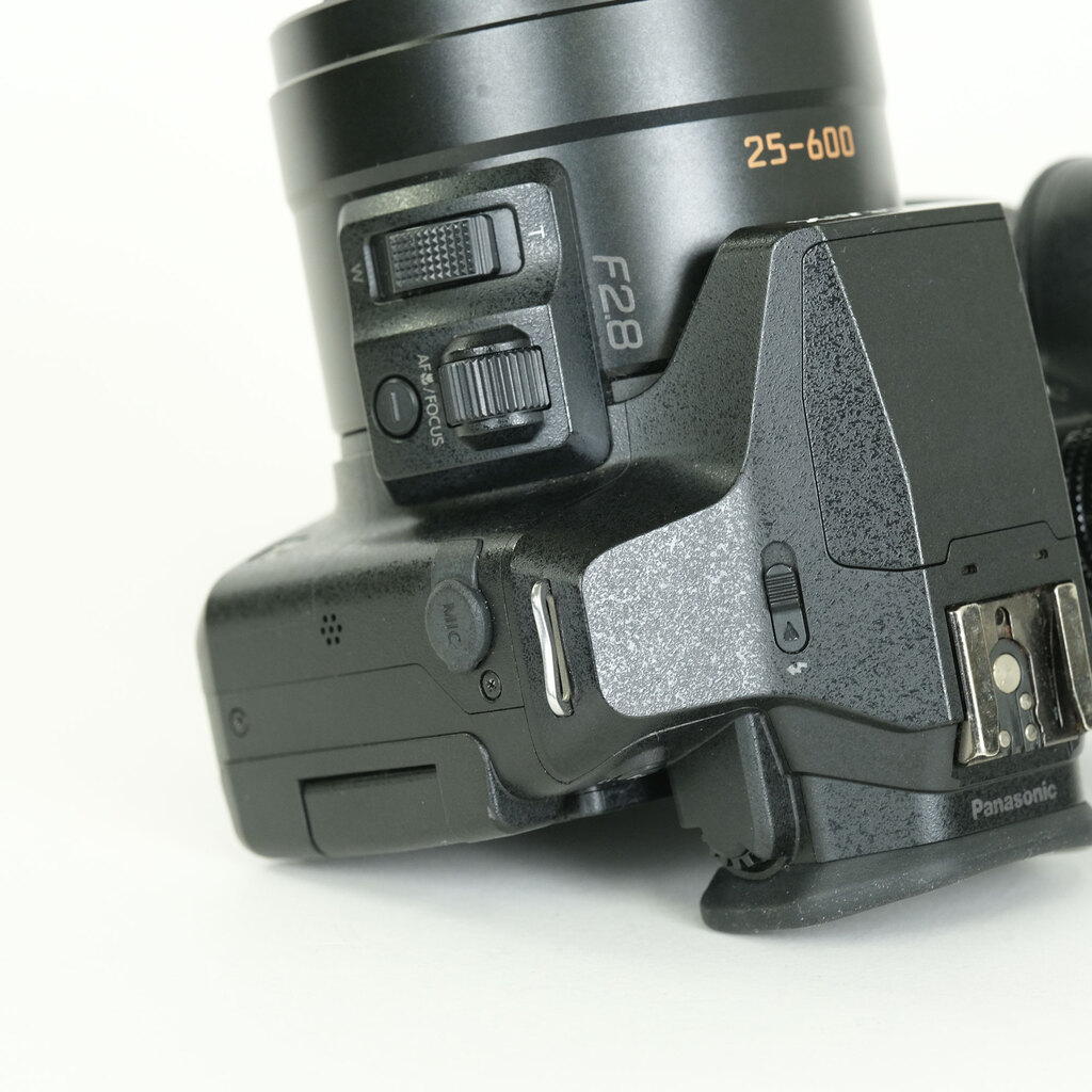 Panasonic LUMIX DMC-FZ300