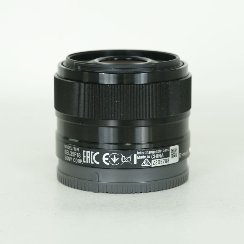 SONY E 35mm F1.8 OSS SEL35F18