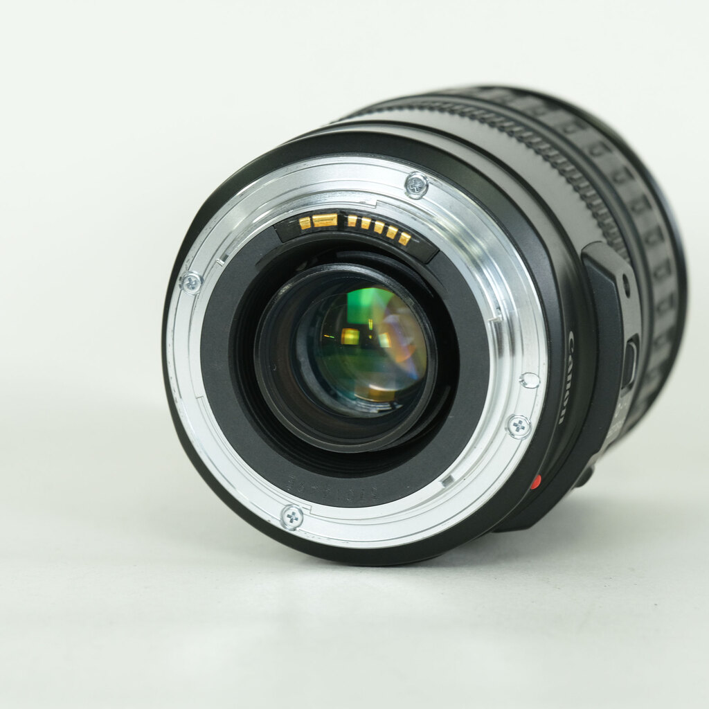 Canon EF28-135mm F3.5-5.6 IS USM