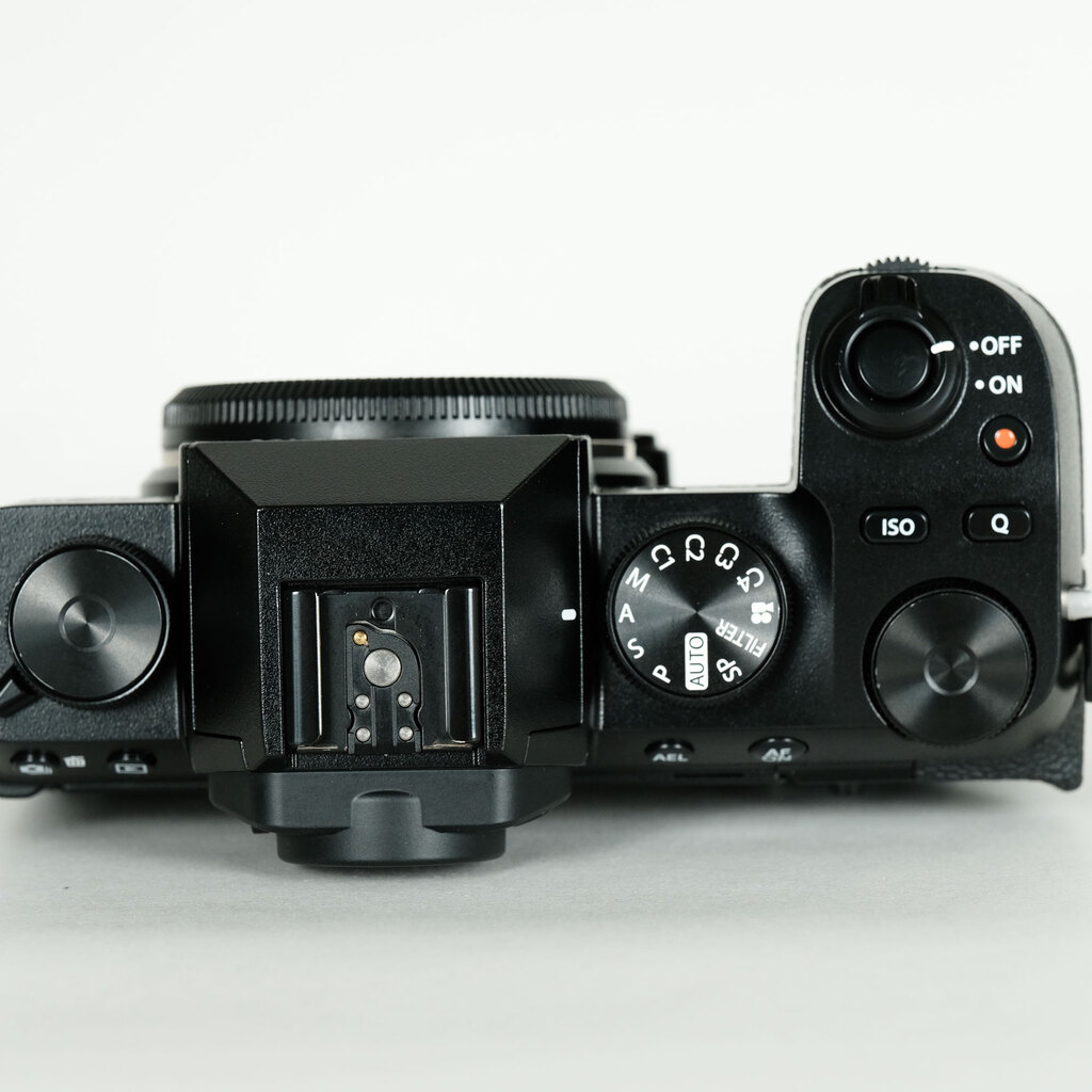 FUJIFILM X-S10