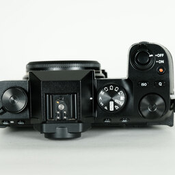 FUJIFILM X-S10